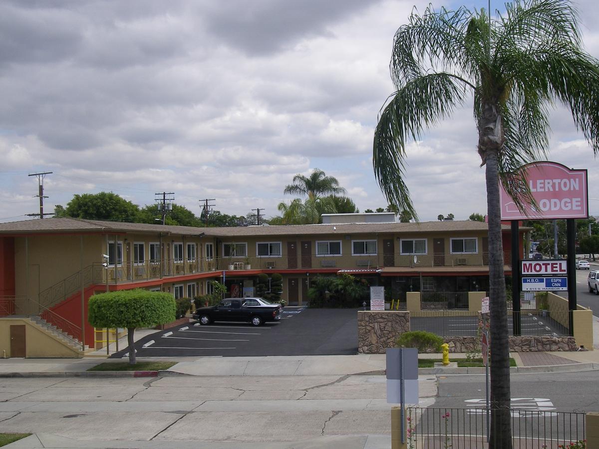 Fullerton Lodge Exterior foto